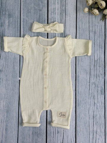 Купить оптом 336-СЛ. Комбинезон с повязкой для девочки из муслина, хлопок 100%, размеры 56,62,68, сливочный в Бердске